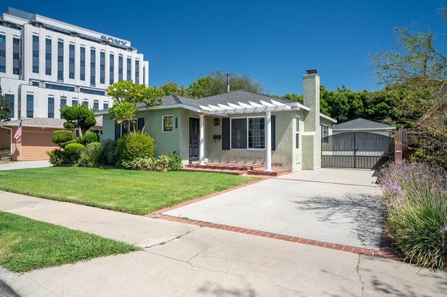 Photo - 10720 Oregon Ave