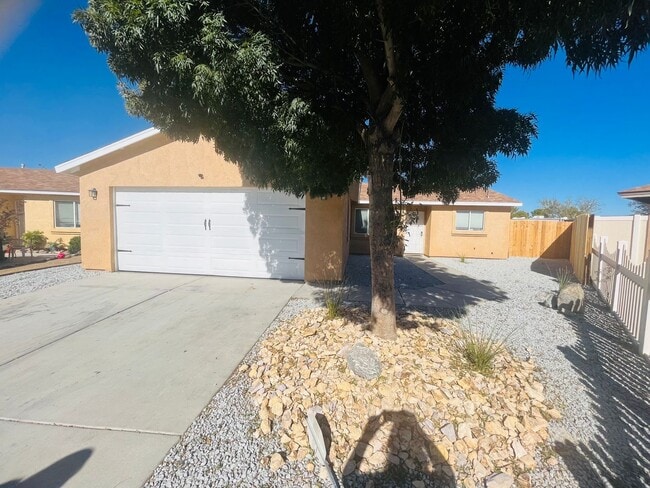 Photo - 3 Bedroom 2 Bathroom Home!