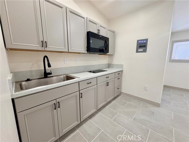 Photo - 4585 Hawthorne St