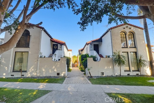 Building Photo - 1527 E 3rd St Unit 1531