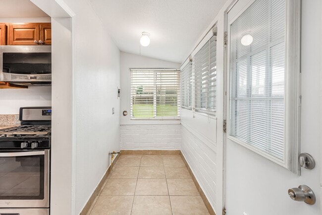 Photo - Large Yard! Must see 3bed 2bath Fontana home!! Unit #A
