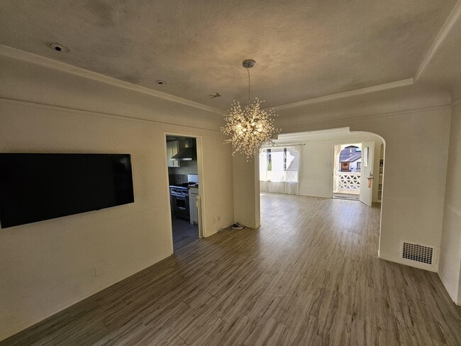 Photo - 1212 W Micheltorena St