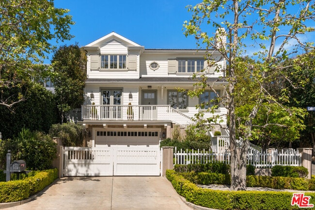 Photo - 146 N Carmelina Ave