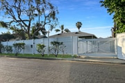 Photo - 15227 Valleyheart Dr House