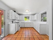 Photo - 605 Grand Ave