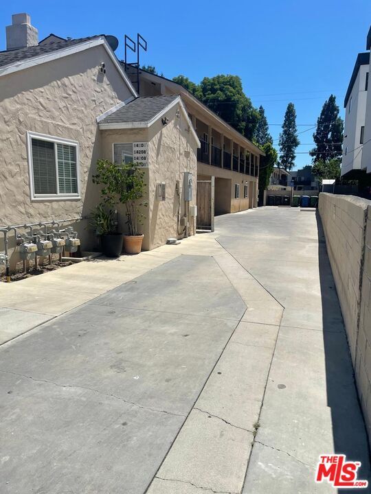 Photo - 14206 Gilmore St Unit 1/2