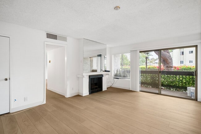 Building Photo - 1109 Summertime Ln