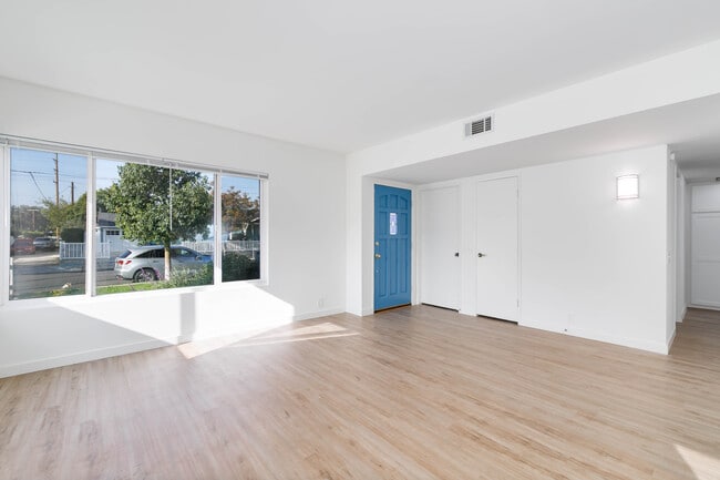 Photo - 1138 N Valley St