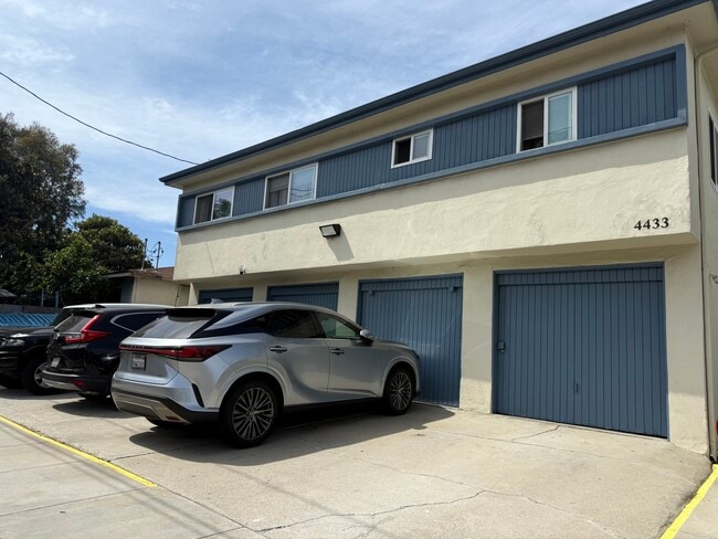 Front of building - 4433 W 159th St Unit C