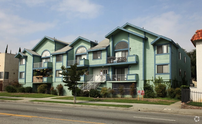 1546 Bundy Drive - 1546 Bundy Drive Apartments