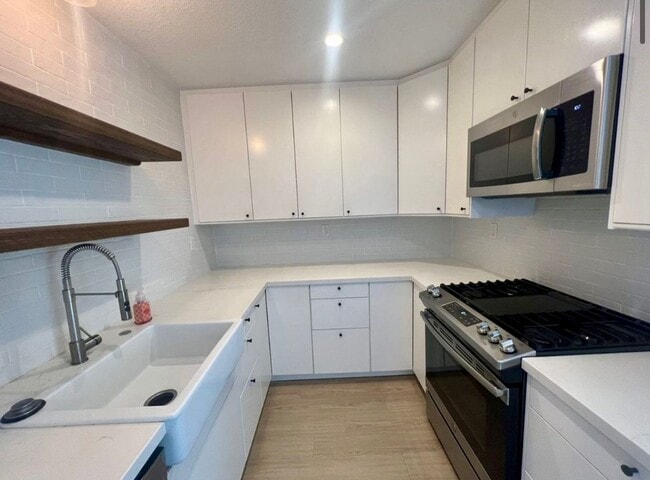 Building Photo - 231 W Canada Unit B