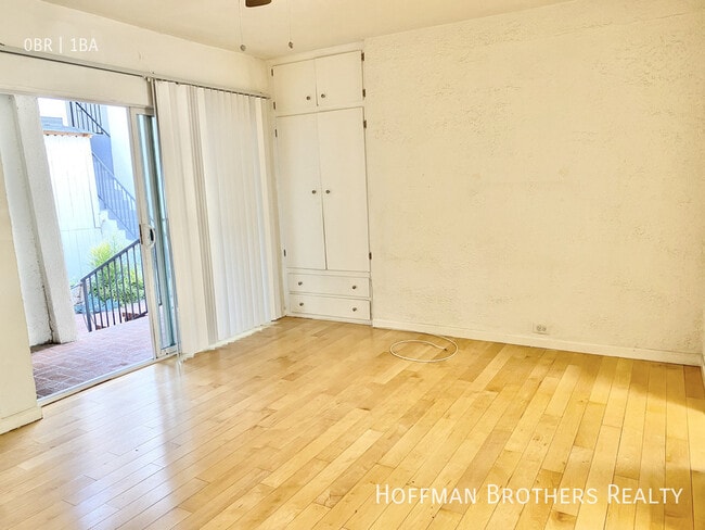 Photo - 473 S Roxbury Dr Unit 1/2