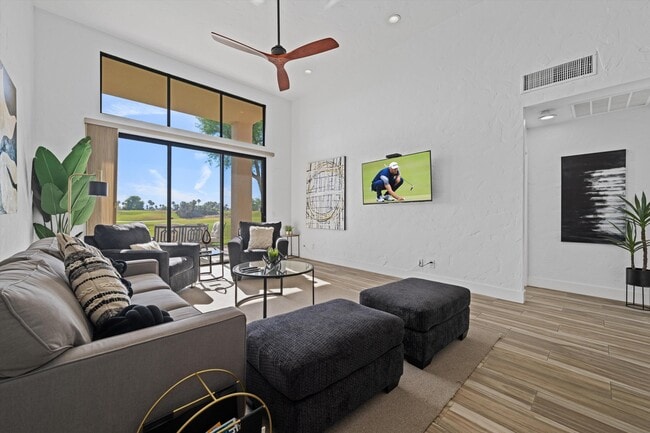 Photo - 55184 Oak-Tree Unit A11