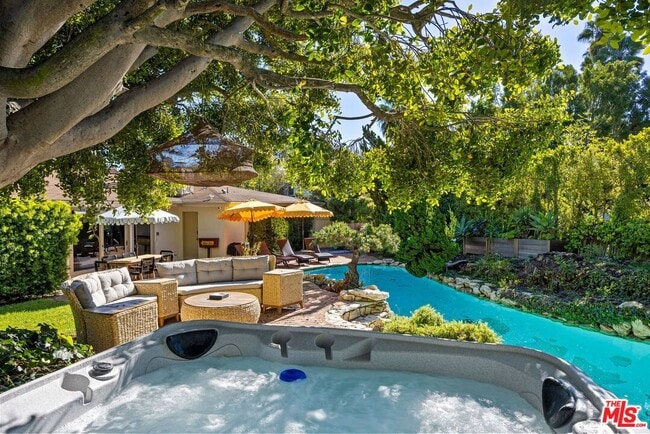 Photo - 1133 Somera Rd