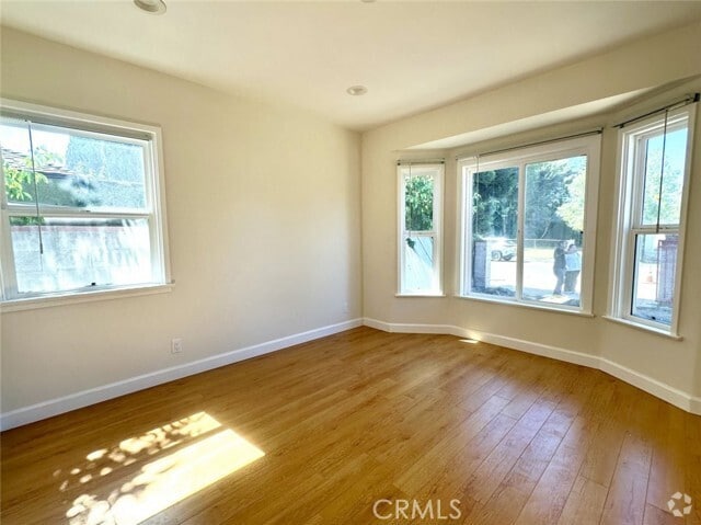 Building Photo - 15210 Cohasset St Rental