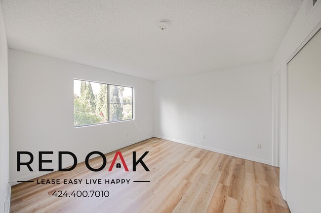 Photo - 11817 Victory Blvd Unit 205