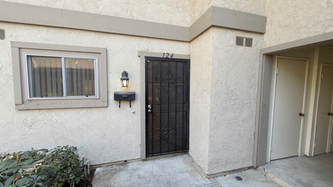 Building Photo - 124 Stratford Cir Rental