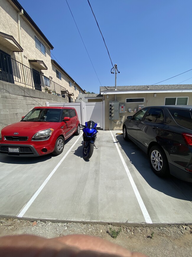 Photo - 549 E Tujunga Ave Unit 549 e Tujunga Ave