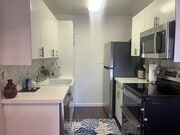 Photo - "Charming 1-Bedroom Oasis in Prime Santa Monica Location – Cozy 576 Sq Ft Gem!"