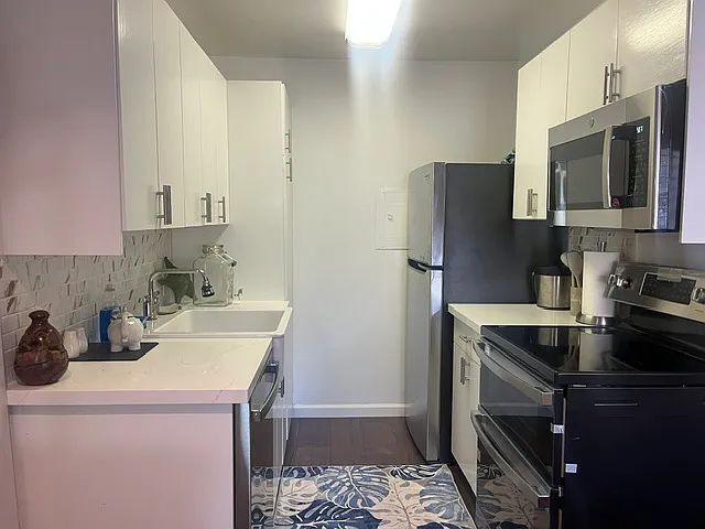 Photo - "Charming 1-Bedroom Oasis in Prime Santa Monica Location – Cozy 576 Sq Ft Gem!"