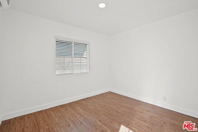 Photo - 530 Almond Ave