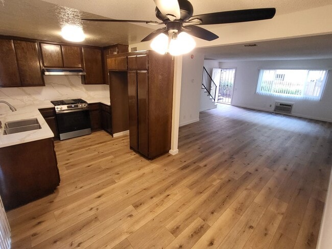 Photo - 4392 Green Ave Unit 4394