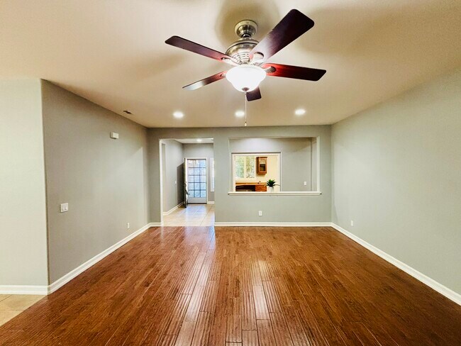 Photo - 44639 31st St W