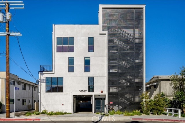 Photo - 10657 Moorpark St Unit 301