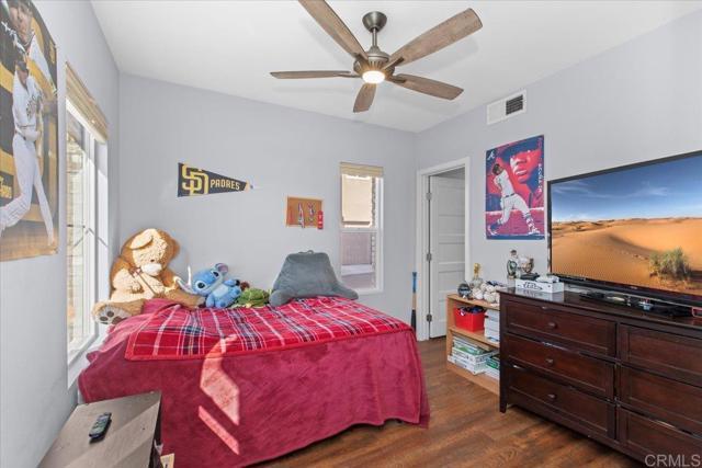 Photo - 1213 Baker St