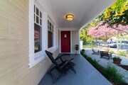 Photo - 321 Heliotrope Dr House