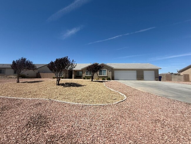 Beautiful Home In Apple Valley Vineyards-4... - Beautiful Home In Apple Valley Vineyards-4...