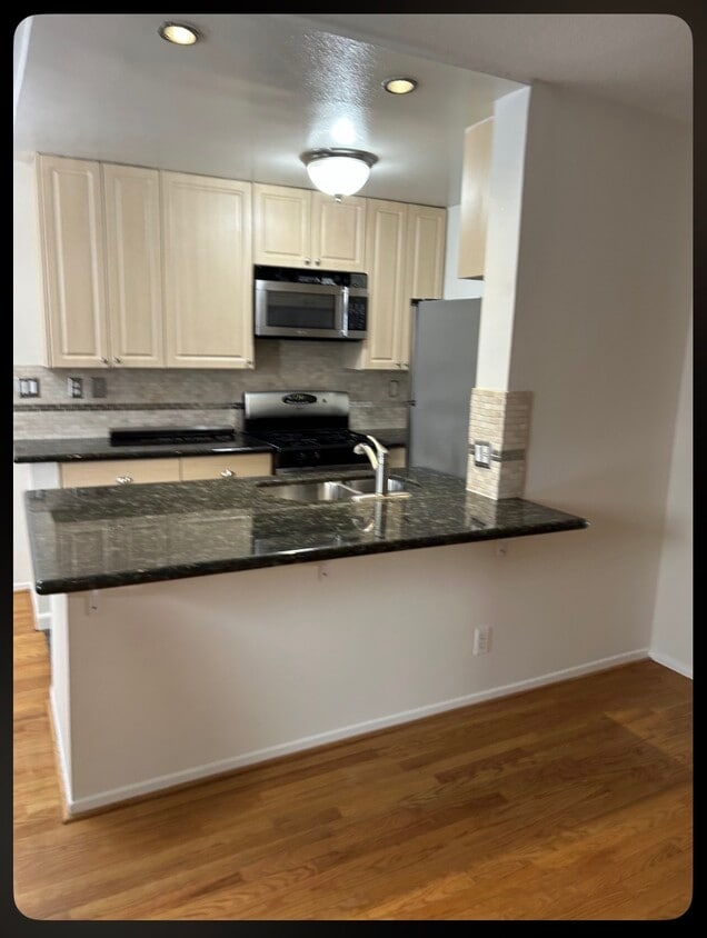 Floor Plan - 2 Bdrm Washer and Dryer 