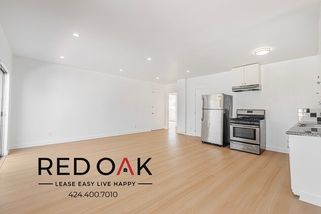 Photo - 5632 Harold Way Unit 8