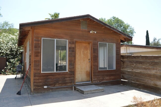 Building Photo - 31101 San Timoteo Canyon Rd Rental