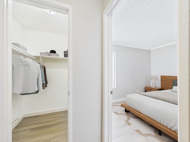 Photo - Sepulveda Landmark