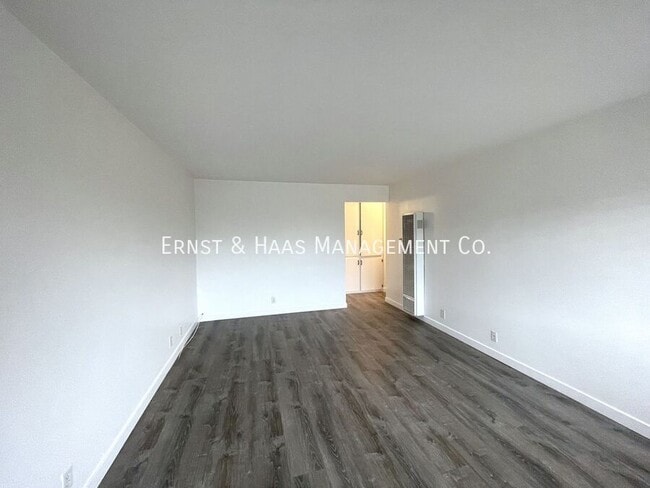 Building Photo - 2120 San Anseline Ave Unit 03