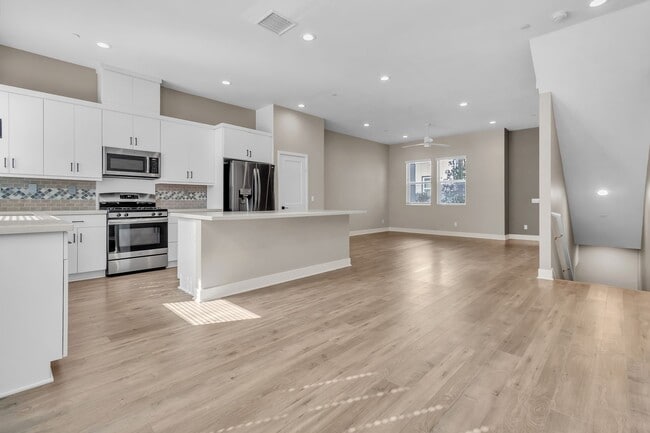 Photo - 945 E Mason Ln