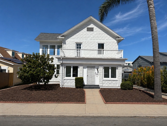 Photo - PALM AVENUE 4874-4876 Unit 4874