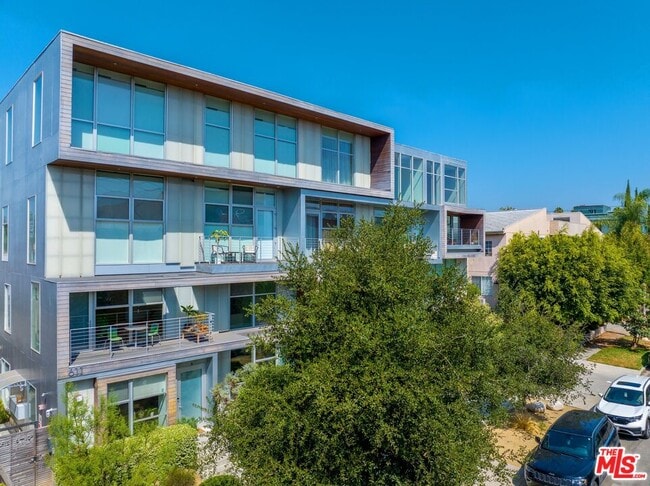 Photo - 611 N Bronson Ave Unit 6