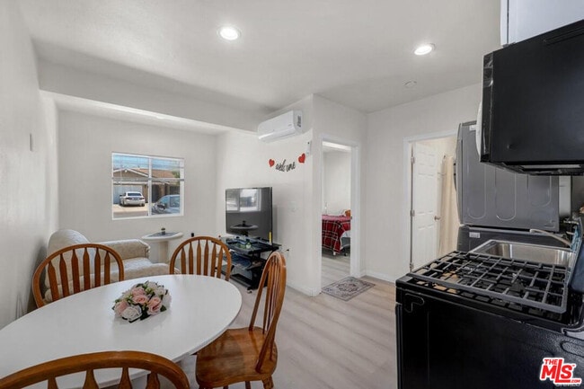 Photo - 7703 Baird Ave