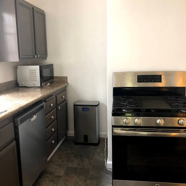 Photo - 412 N Orange Grove Ave Unit 412