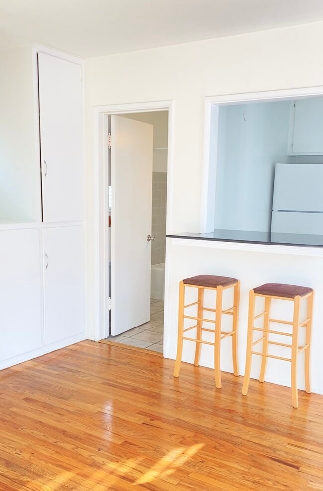 Photo - 226 N Hollywood Way Unit B