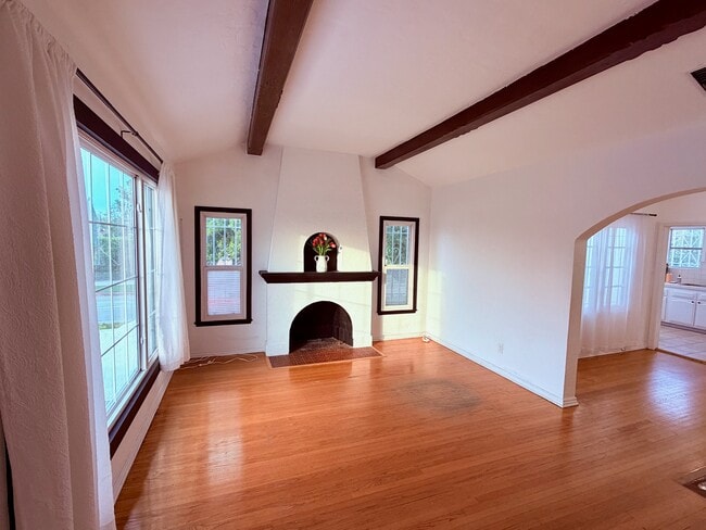 Photo - 6000 4th Ave