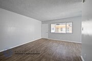 Photo - 745-747 Venice Way