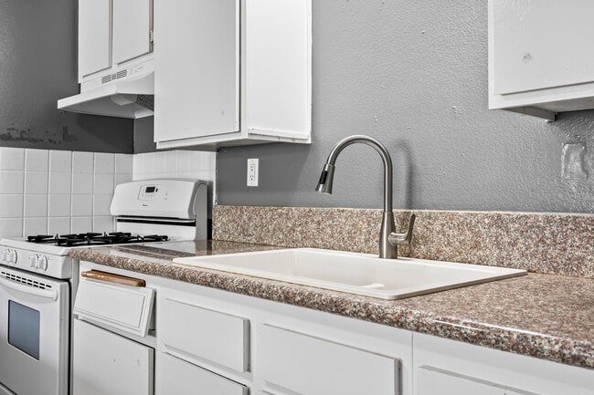 Photo - White Street Apartments