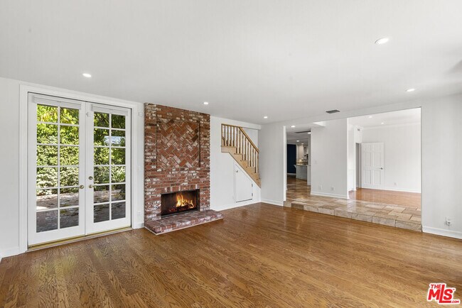 Photo - 18339 Linnet St