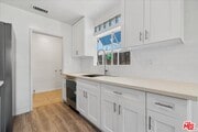 Photo - 17226 Vanowen St