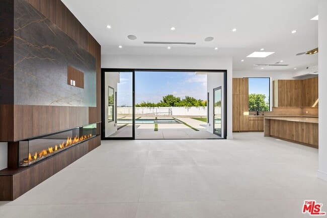 Photo - 16851 Encino Hills Dr