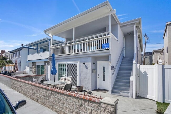 Building Photo - 9 month winter lease on Balboa Peninsula! No yearly leases Unit A