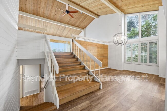 Building Photo - 2279 Caminito Cabala